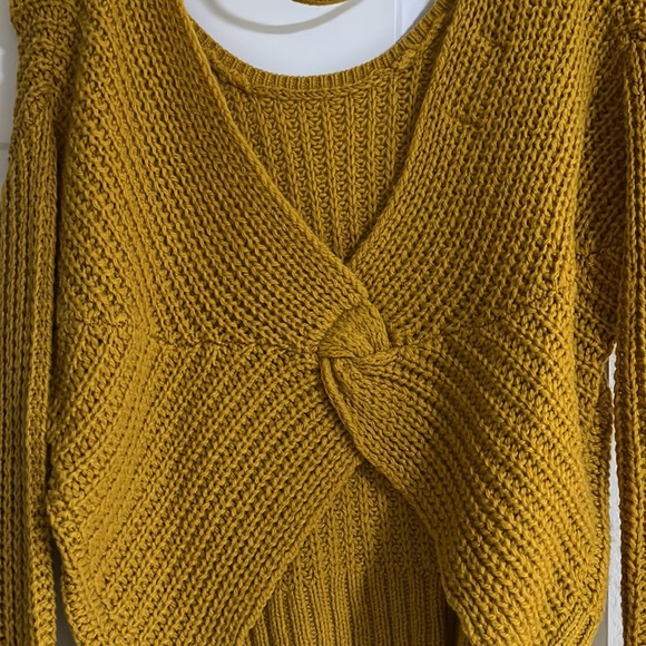 open back mustard yellow sweater - Picture 4 of 4